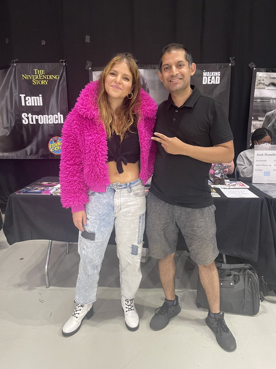 MufsinM's tweet photo. Had a fun time coming back to @EternalConExpo this year. Got to see some of my favorite characters from @WalkingDead_AMC and @PowerRangers. Loved the vibe here and such cool cosplays. #eternalcon #thewalkingdead #powerrangers #sonsofanarchy https://t.co/jNb1L5a7Bk