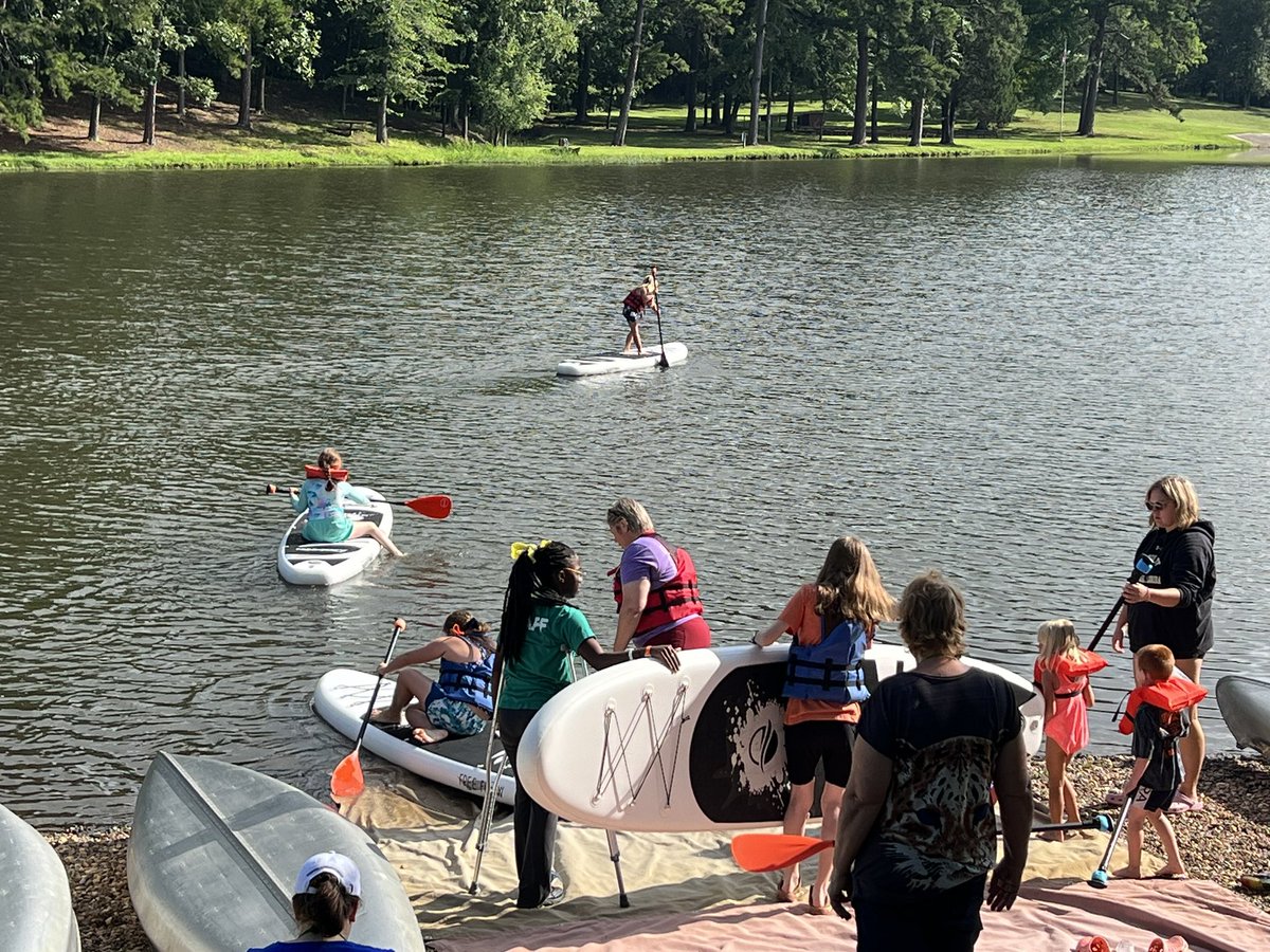 CountyUaex's tweet photo. Enjoying a little paddle boarding activity this morning at the Arkansas 4-H Center . I’m waiting on my chauffeur to take me on tour ! 😄 https://t.co/GBdfx6UU49
