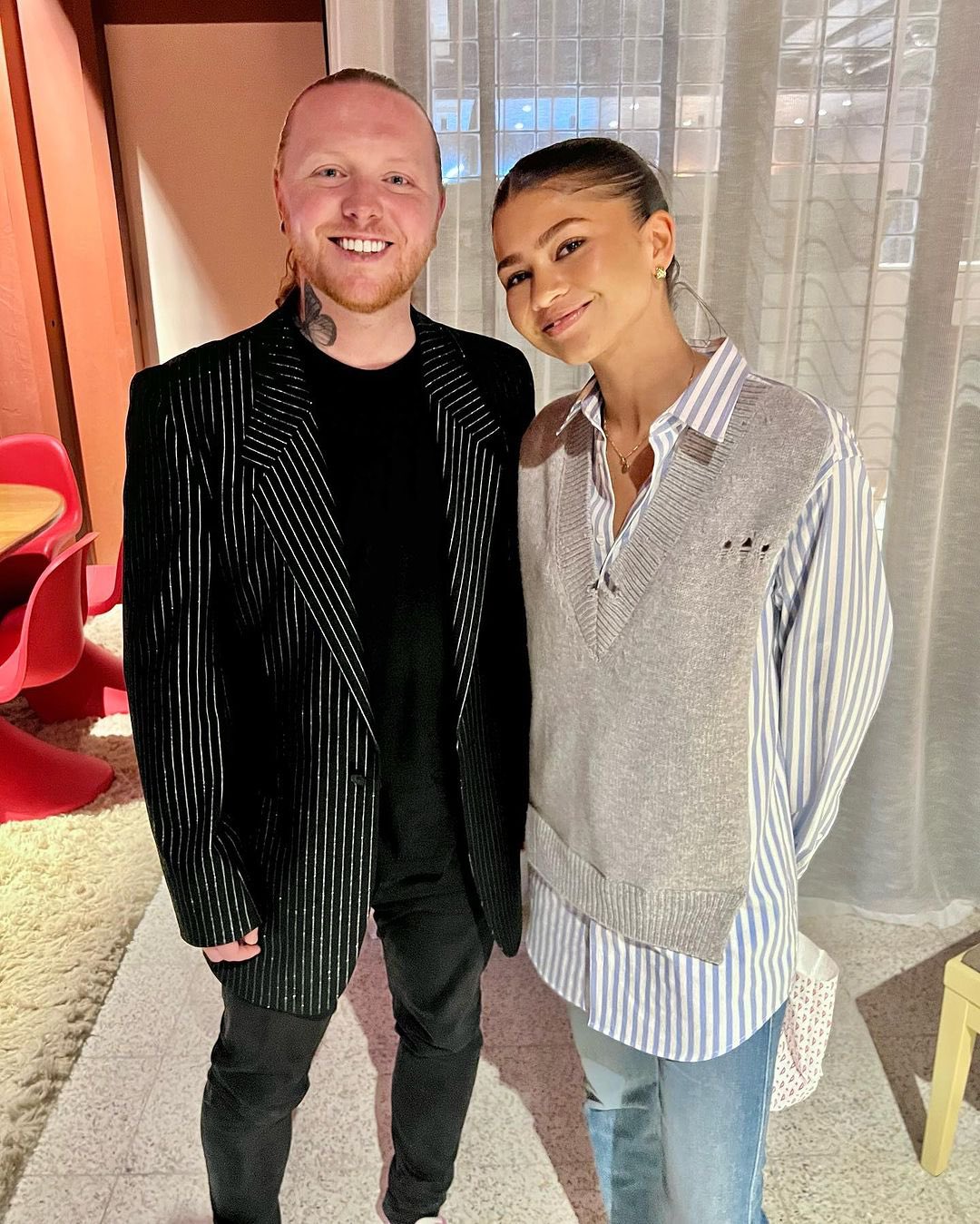 Zendaya Updates on Twitter: "More of Zendaya with fans at The Brothers