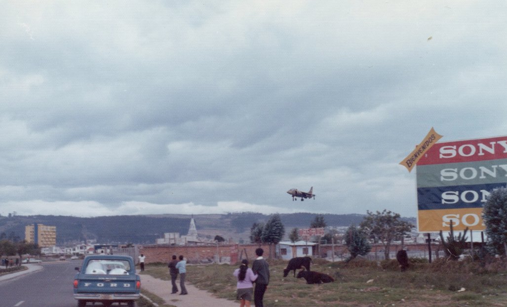 quito_antano's tweet photo. 📸Interesante fotografía de Giovanni Rota, captada desde la #AvAmazonas en 1973. 

#QuitoDeAntaño #QuitoEterno #Quito https://t.co/ofrrqtwmTx