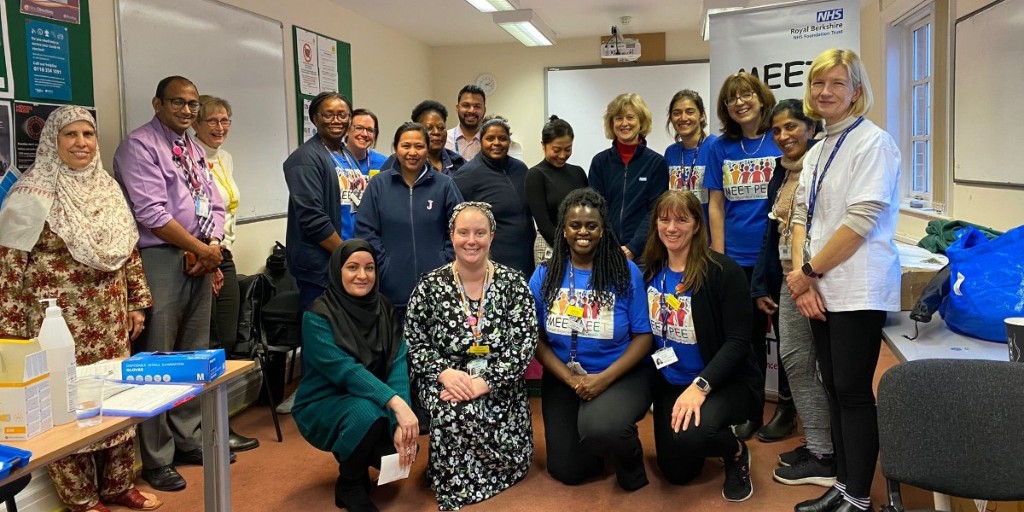 The Meet PEET team <a href="/RBNHSFT/">Royal Berkshire NHS Foundation Trust</a> gives mini health checks to people who don’t see healthcare teams often: checking blood pressure &amp; sugar, height &amp; weight to spot early signs of cardiovascular disease &amp; advice on lifestyle changes that make a  difference #NHS75 bit.ly/StayWellCVD