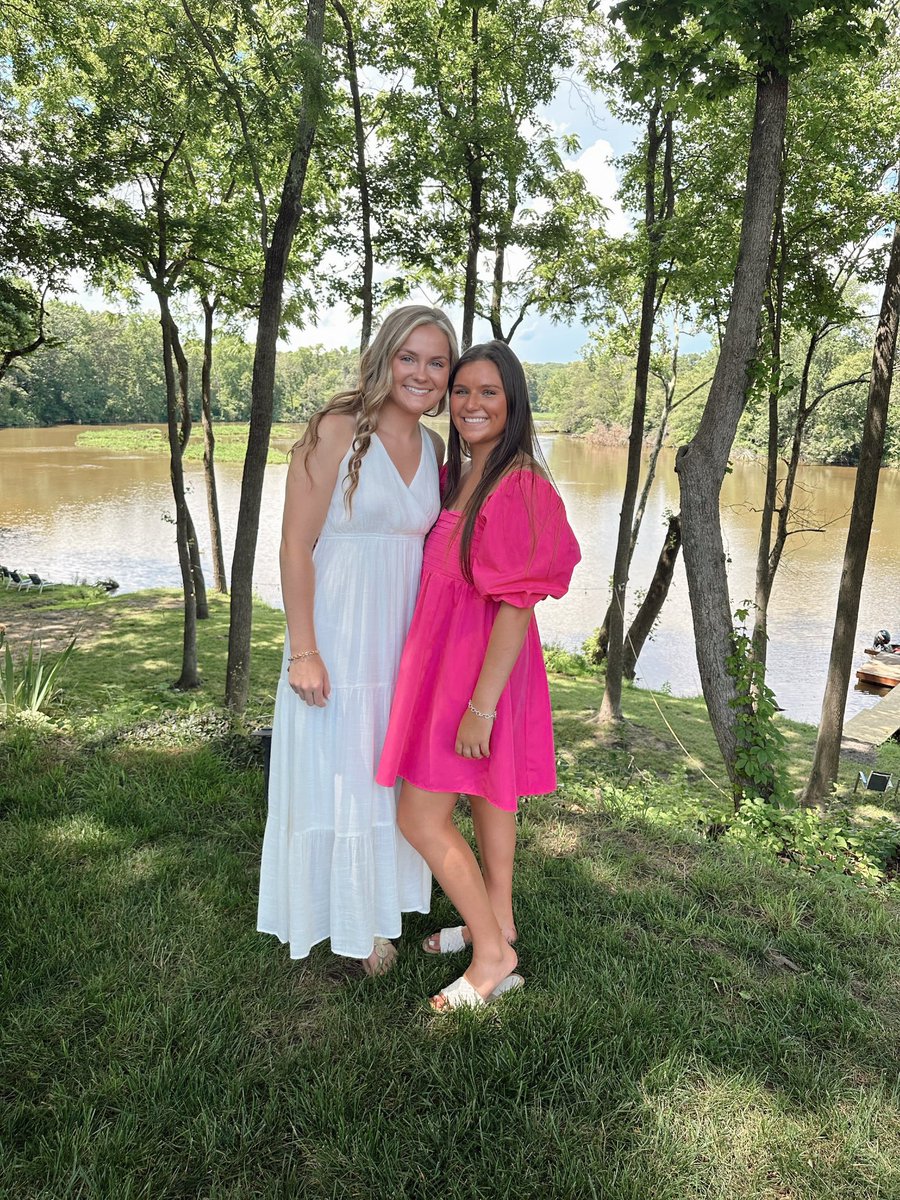 KTulowitzky1128's tweet photo. Had the opportunity to plan my best friends bridal shower. It turned out amazing with all the help we got! The weather was very hot though. Did any of you have fun plans over the weekend? 💐#SPM230 

#celebration #bride #wedding https://t.co/twFncebejp