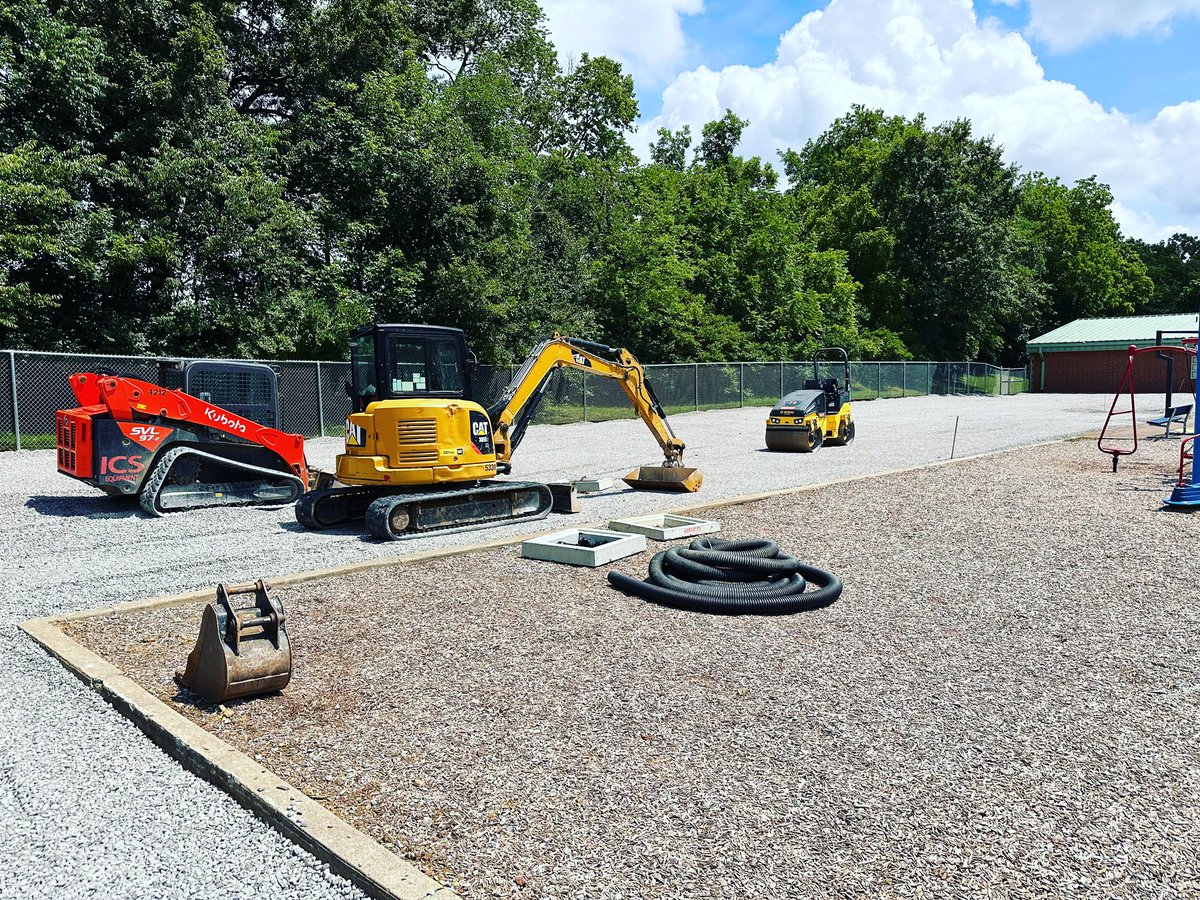 KMEKnights's tweet photo. Exciting things are happening at the KME playground! Thank you PTO! @Kings_Schools https://t.co/Nz8FyBfbrE