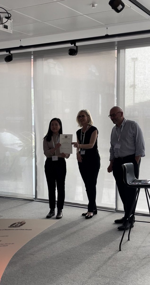 PrudenceSHLeung's tweet photo. Belated post- honoured and thrilled to have received the @RCPCHtweets medical student prize! My first time in glasgow; great conference, inspirational speakers! https://t.co/YLGE0t4d57