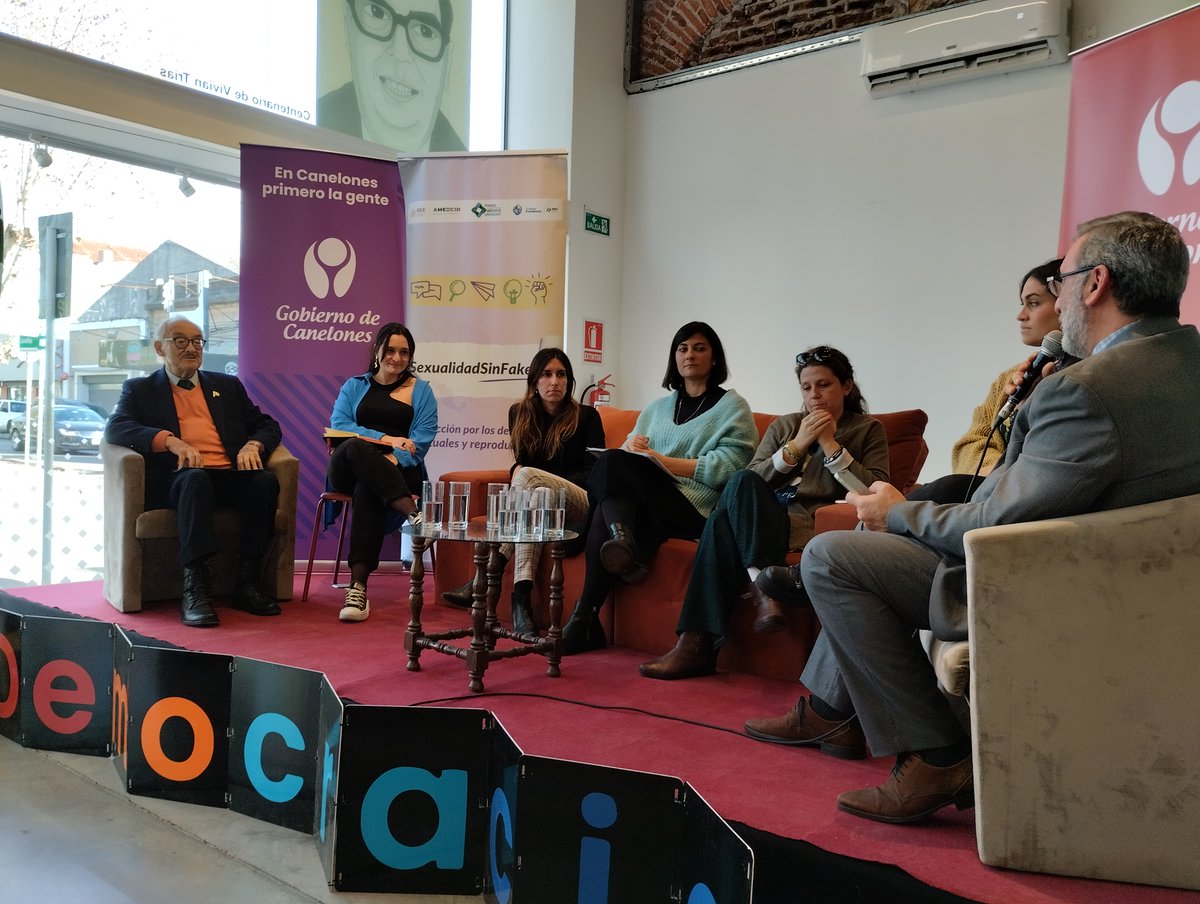 ini_sanitarias's tweet photo. En nuestra web te contamos cómo fue el lanzamiento del pasado 29 de junio, ¿ya lo leíste? #SexualidadSinFakes #juventudes #EIS @ComunaJoven @IdCanelones @Fos_Feminista @unfpa @AuciUruguay @AMEXCID @INDDHH_Uy
⬇️⬇️⬇️
https://t.co/uzay769eBy https://t.co/4T4CRkLCFa