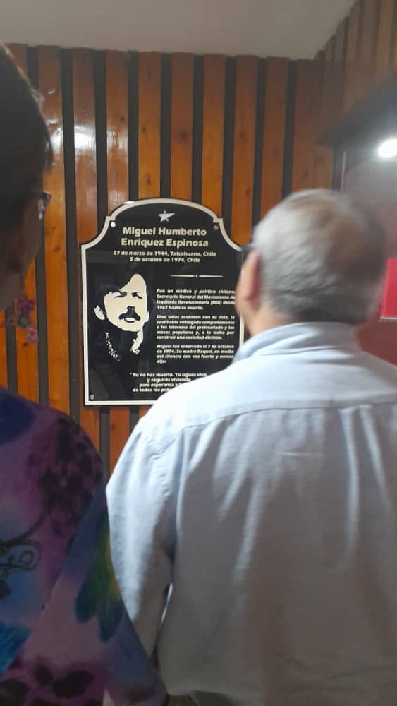 El_Rebelde_MIR's tweet photo. Recorrió el Sec.Gral. Del MIR @MIRdeChile,Demetrio Hernandez @D_Hernandez54,junto con la Dirección del Hospital Miguel Enríquez Espinoza, las instalaciones de ese completo y complejo centro médico del pueblo cubano,se reunió con sus trabajadoras y trabajadores.
🇨🇱 🇨🇺 @MIRdeChile https://t.co/le2J9PcuMI