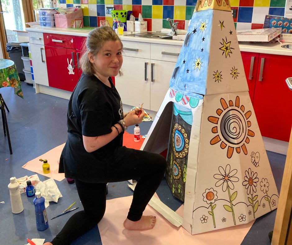 CHSW's tweet image. Children's Art Week takes place over three weeks from June 29 to July 19. 🖌

The Harris family got creative at Little Harbour with the sibling team, and produced some beautiful artwork, what a talented bunch! 💚

#ChildrensArtWeek #CHSW #LittleHarbour #makingpreciousmemories