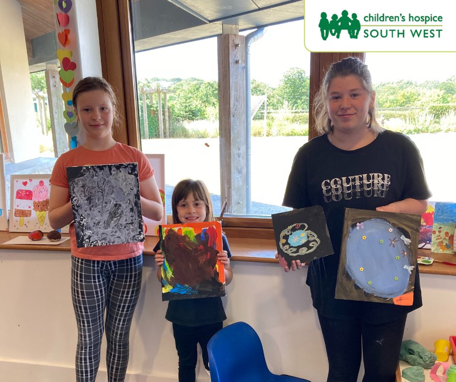 CHSW's tweet image. Children's Art Week takes place over three weeks from June 29 to July 19. 🖌

The Harris family got creative at Little Harbour with the sibling team, and produced some beautiful artwork, what a talented bunch! 💚

#ChildrensArtWeek #CHSW #LittleHarbour #makingpreciousmemories