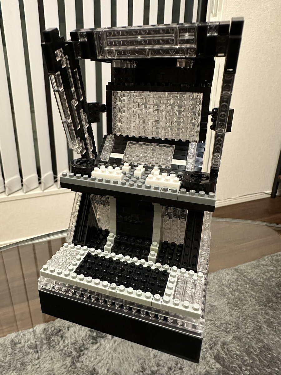 uncn's tweet image. ナノブロックLIGHTNING MODEL作った