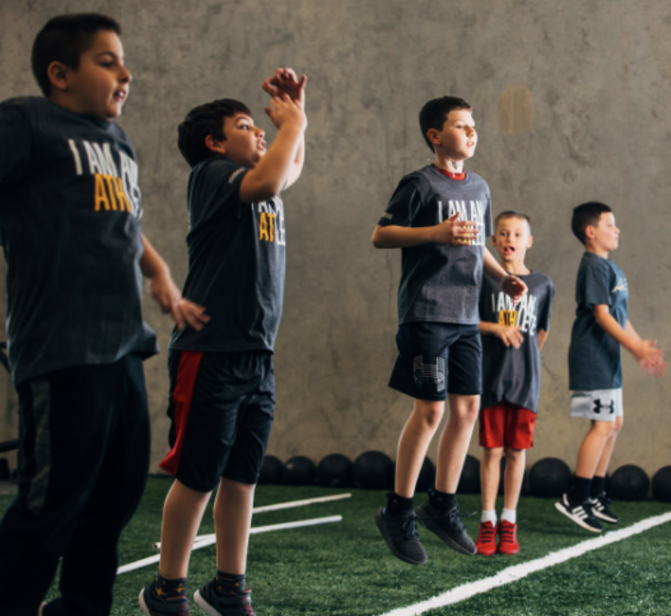 Athlete_TH's tweet image. #FROMTHEBLOG // Wondering what sports performance training actually is and whether your child should be participating in sport-specific or non sport-specific training?  &amp;gt;&amp;gt; Read more on our blog!