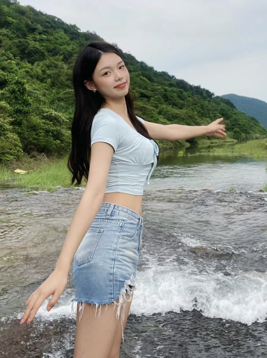 araaz3322011's tweet photo. 顶级腰臀比
操爆你屁眼菊花 骚逼
#意淫 #女m #蜜桃臀 #翘臀 #巨乳 #女大学生 #女m #肛交 #后入 https://t.co/wTYG4bf1Vp