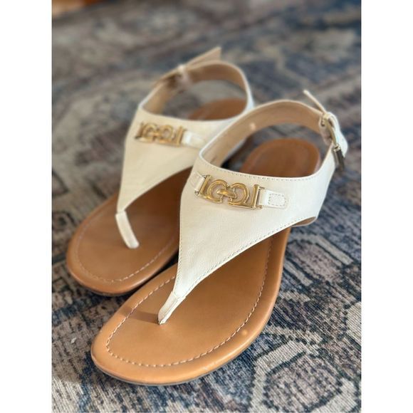 donna_peer's tweet photo. So good I had to share! Check out all the items I'm loving on @Poshmarkapp #poshmark #fashion #style #shopmycloset #lizclaiborne #calvinklein #jcrew: https://t.co/cqmChfzioB https://t.co/SRP22LYmsN