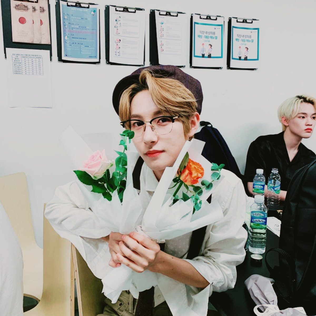 Selamat buat cbnya Pajek, sukses buat cbnya. Semoga nanti kita masih bisa satu stage cb ya(maaf tadi ketinggalan tagnyaಥ_ಥ)
<a href="/chnxyeol/">𝙅𝙖𝙘𝙠 𝙩𝙝𝙚 𝙠𝙞𝙙★</a>