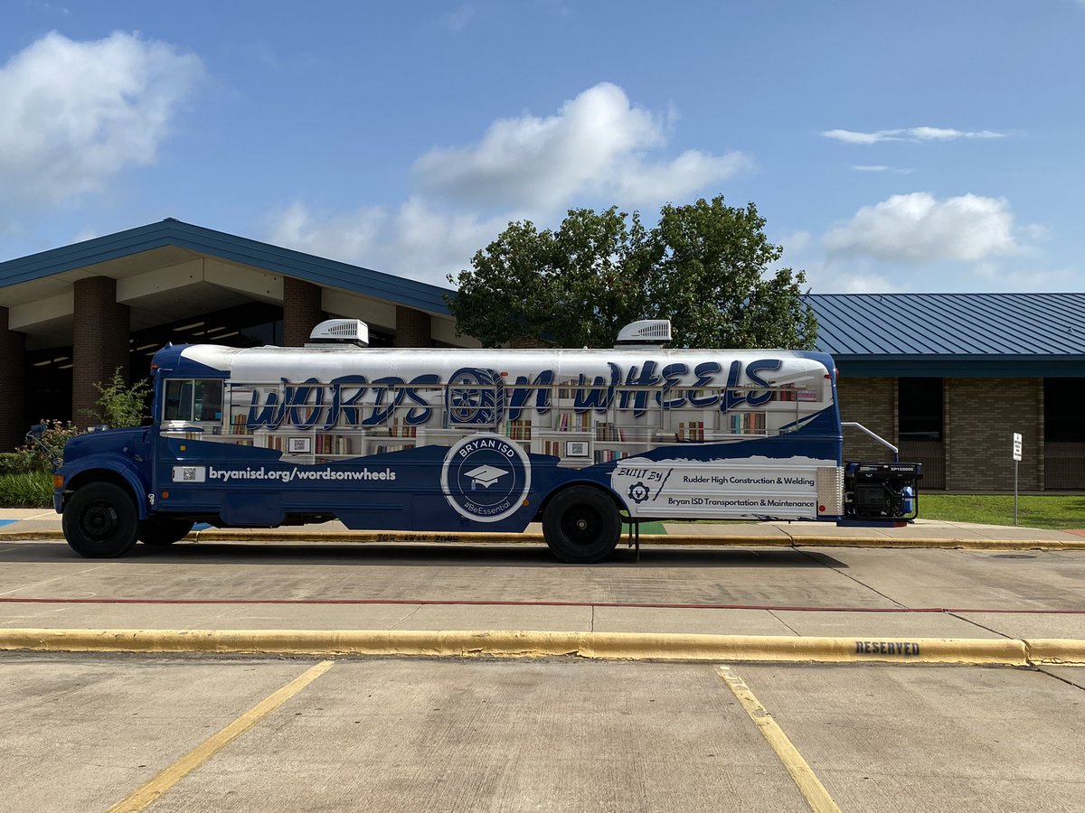 BISD_Libraries's tweet photo. Come visit the #WOWMobileLibrary today! 9am-11am @Navarro_BISD. 11:30am-1:30pm @BisdJohnson @Johnson_BISD @BryanISD @CityofBryan @BISD_ITech #WhatAreYouReading
#AlphaBEST https://t.co/ndaRXePlvl