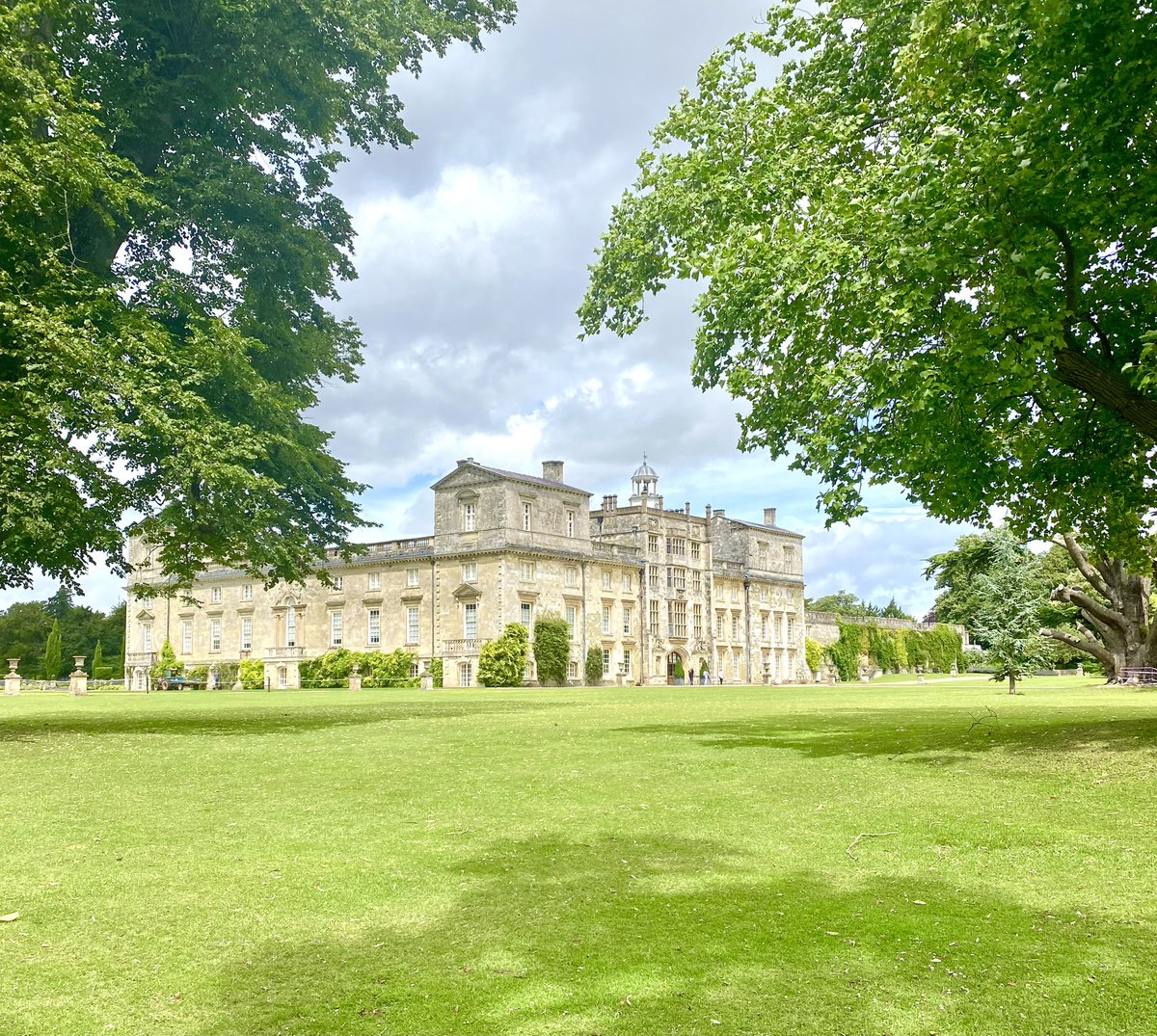 Finished working at one historic house yesterday, start at another on Wednesday..
What do we do in between? Visit a big house of course #SorryNotSorry