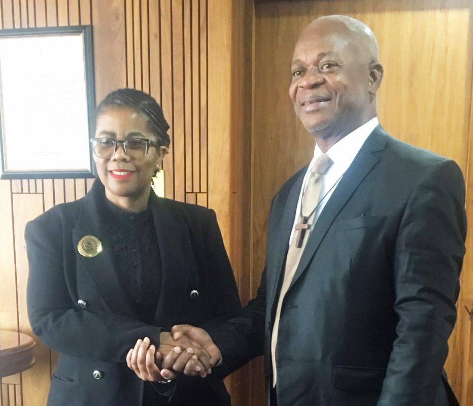 rsaembliberia's tweet photo. Key #Liberia-#SouthAfrica moment to advance #Science diplomacy. Today's MoU Signing ceremony at @unisa between the Heads of 2 iconic Universities: the University of Liberia &amp; the University of South Africa. Global South &amp; African co-operation in action! 

@iqbalau_ https://t.co/XhZSdaWXVW