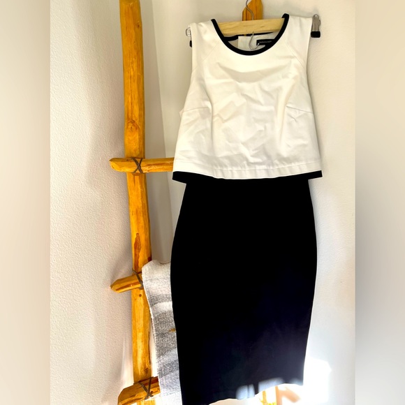 cpointer88's tweet photo. So good I had to share! Check out all the items I'm loving on @Poshmarkapp #poshmark #fashion #style #shopmycloset #bananarepublic #levis: https://t.co/D40s6JkP0f https://t.co/Ulh3uSjZub