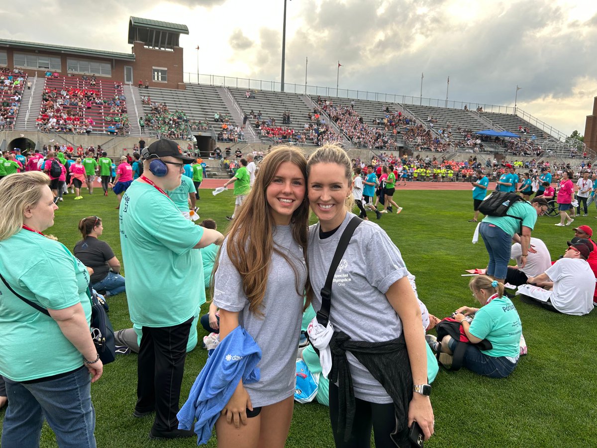 DawsonColumbus's tweet photo. Recently, our team of Employment Experts dedicated their time to volunteering at the @OlympicsSpecial Ohio, where all counties in the state were invited to participate in the State Summer Games held at @OhioState! 🏅🌐

#specialolympics #communitychampions #dawsome https://t.co/fruJlk3cVG