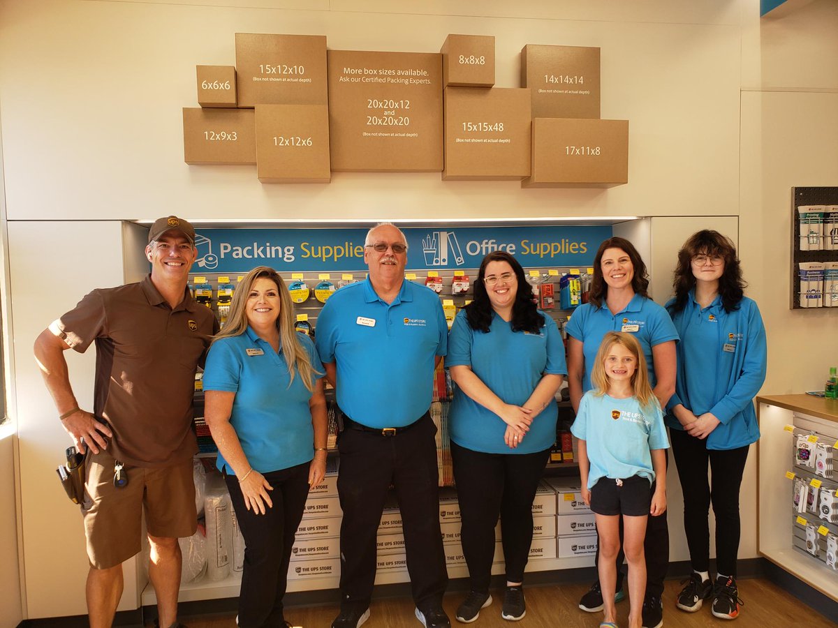ywchamber's tweet photo. The #BigBlueScissors love a good ribbon-cutting and boy, did they DELIVER today! 😉✂️

UPS is now in Trumbull County offering a range of services, including printing, shipping, notary, packing, returns and more.

Check them out at 3617 Elm Rd., NE in Howland! https://t.co/F9hbKlIgu3