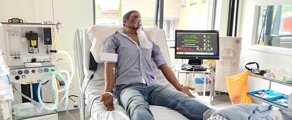 Level 3 simulation technician apprenticeship opportunity ⭐️   

We're looking for a Simulation Technician Apprentice who will provide technical expertise and support for medical simulation activities.

Apply: bit.ly/SimTechApprent…

📷 simulated patient in our simulation suite