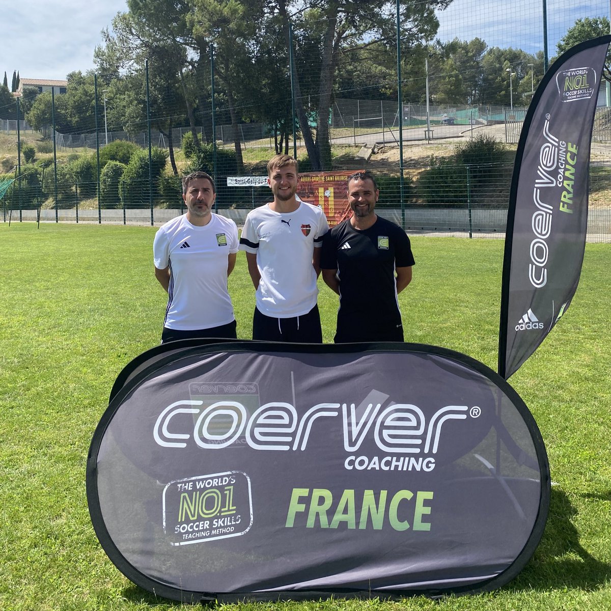MatteoDenys6's tweet photo. Formation Coerver Coaching à Saint-Gély-du-Fesc, avec l’intro + Youth Diploma 1, sur les installations de L’Aurore Sportive Saint Gilloise.📚

Un superbe moment d'échanges avec les formateurs Jesús Melgar et Patrick Lucchino, et les éducateurs présents sur ces deux jours.🔝 https://t.co/dMuRQXpQYk