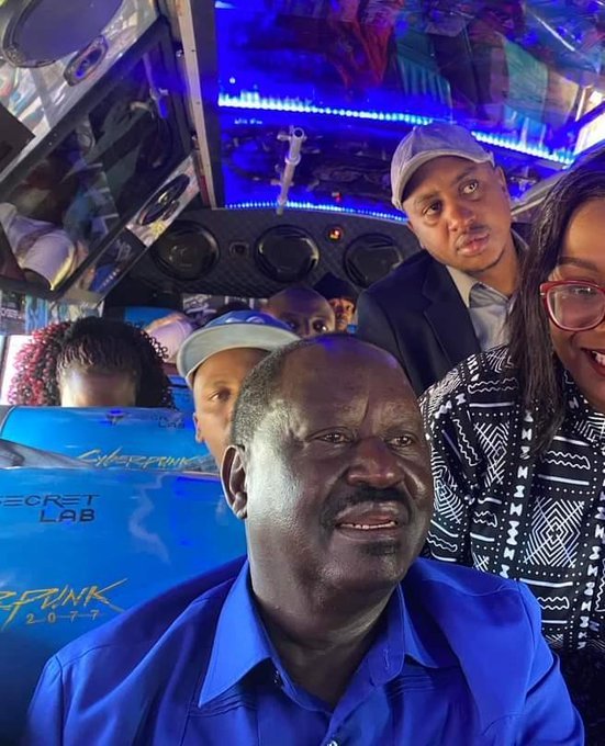 "Huyo mzee hapo nyuma akisema kitendawili natega basi"