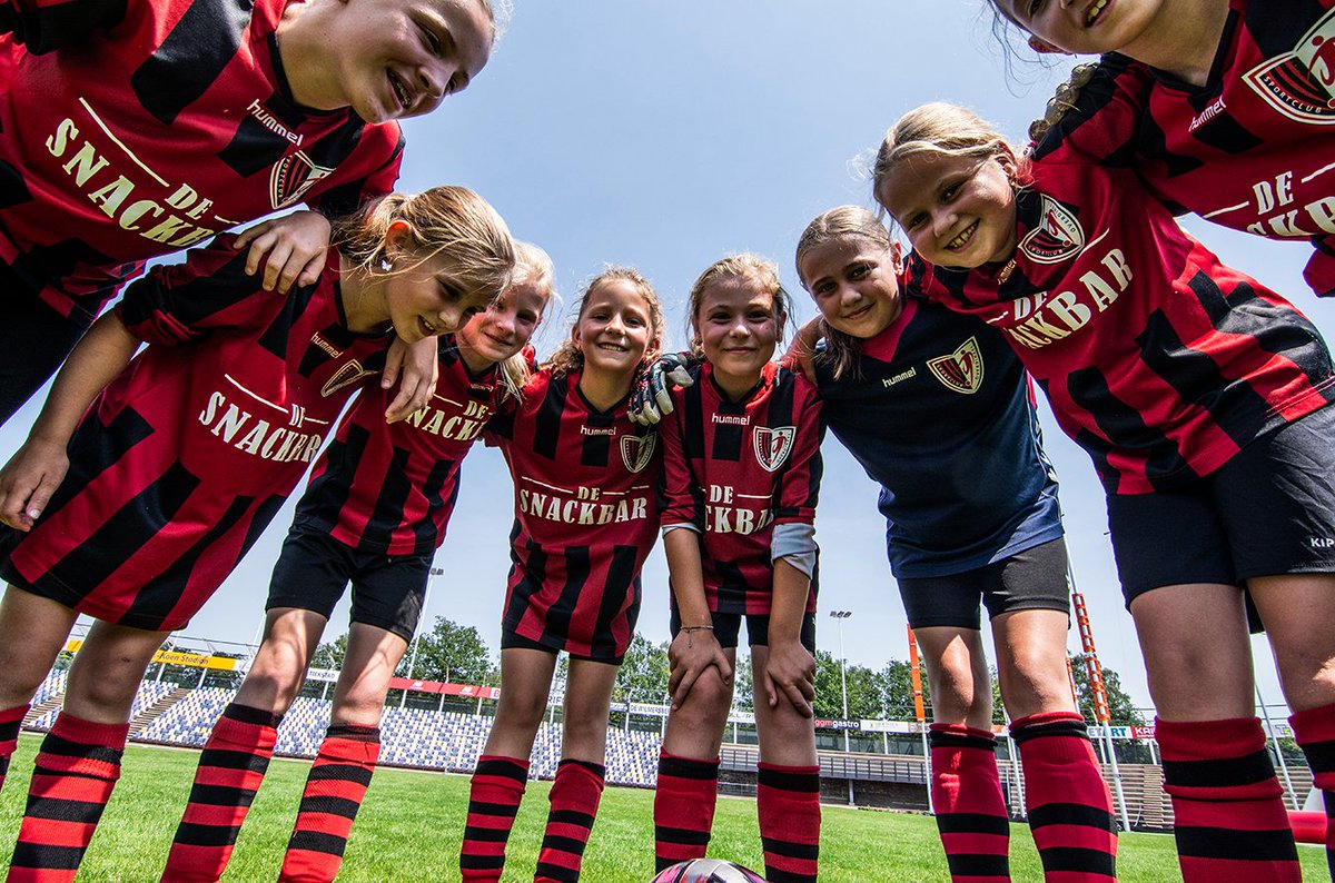 Scoren in de wijk tweet media