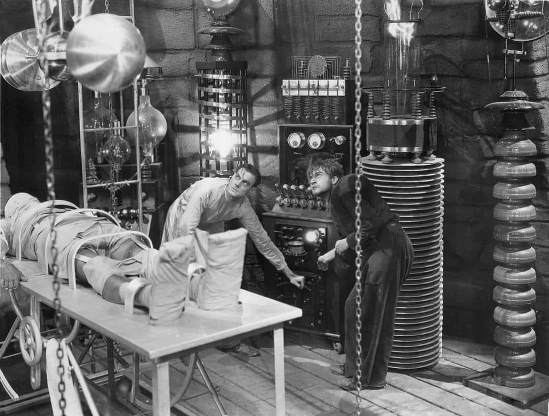 DAWysongWrites's tweet photo. Mary Shelley’s Frankenstein which created an entire new genre #Horror-#origins #Frankenstein #maryshelley #Promethus #Theclassics https://t.co/goVLBIEmlu