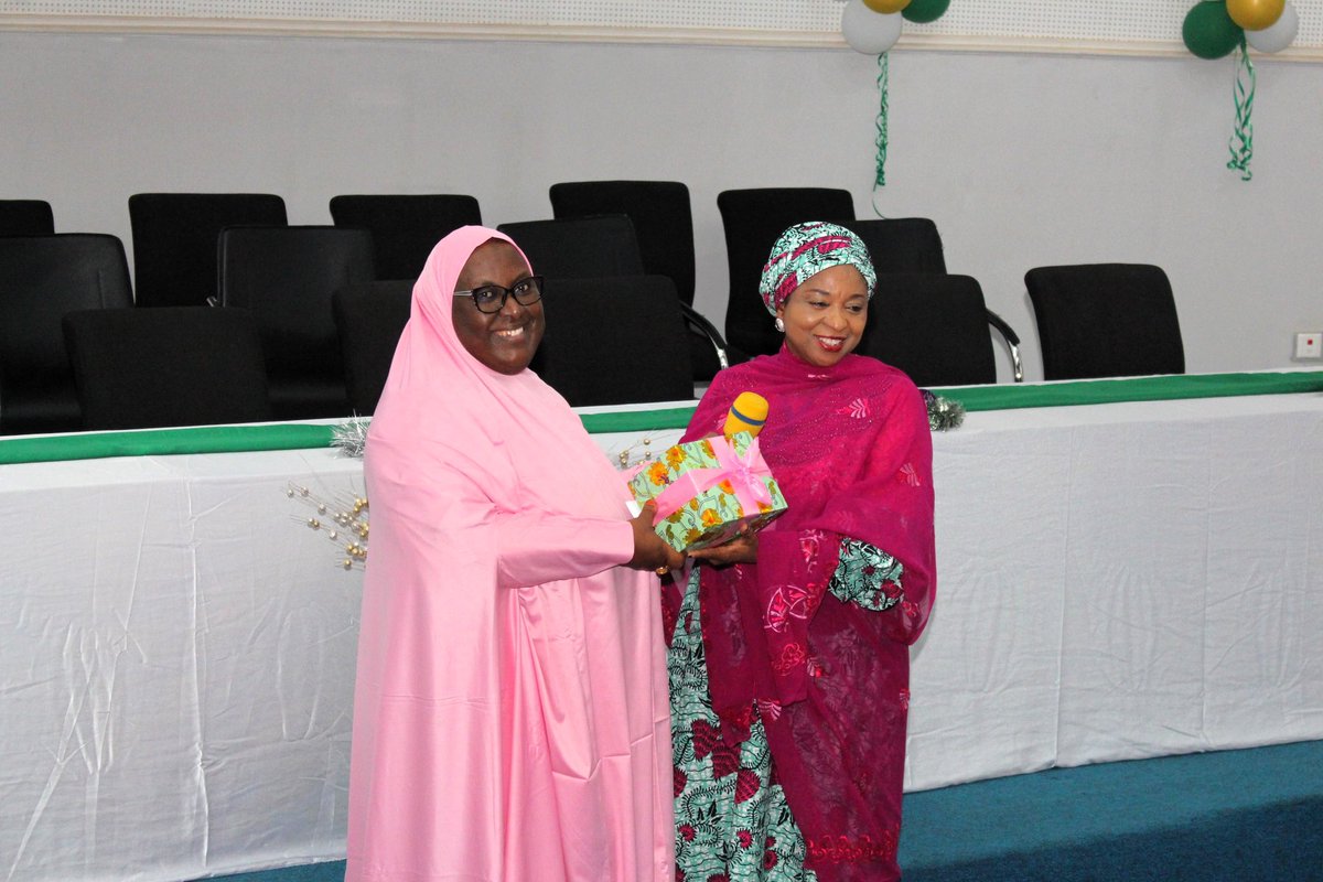 centre4girlsed's tweet photo. The Director Centre for Girls' Education received an honorary award from the Science Association of Nigeria (SAN) where she was recognised for her remarkable contributions to Girl Child Education in Nigeria. https://t.co/sxHCPTk6Kj