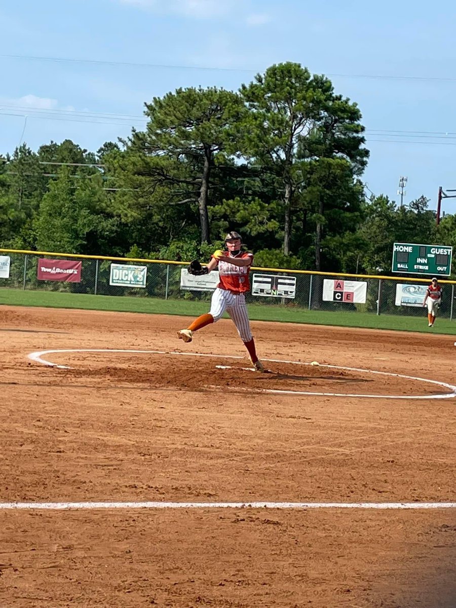 Hanover16u's tweet photo. Awesome two days of softball @TierOneFP War on the Shore Showcase. Went 4-0-1! Thanks to all the coaches who worked with our kids and had discussions with them about their future plans. @LadyHornetsVA @NC_Wesleyan_SB @LMC_Softball @VixenSoftball @RandolphSB https://t.co/F5qGjNypSV