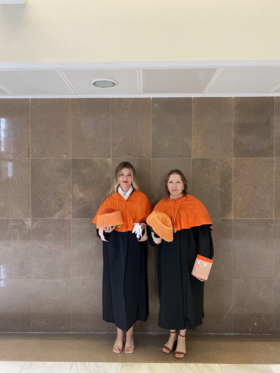 Hui ha tingut lloc l’Acte d’Investidura de nous Doctors i Doctores de la <a href="/UV_EG/">Universitat València</a> . Gràcies <a href="/VanessaCamposCl/">Vanessa CCl 🧹🐈</a> per acompanyar-me en un dia tan especial, i al llarg de la Tesi, com a Tutora i Co-Directora juntament amb <a href="/Joanrasan/">Joan Ramon Sanchis</a> com a Co-Director.