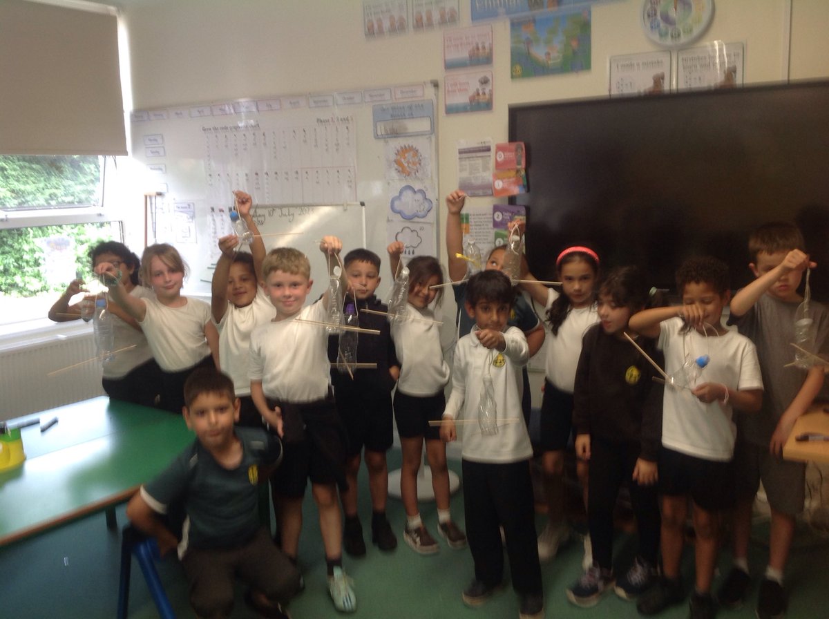 Year 2 had a great time making their bird feeders in DT 🐤