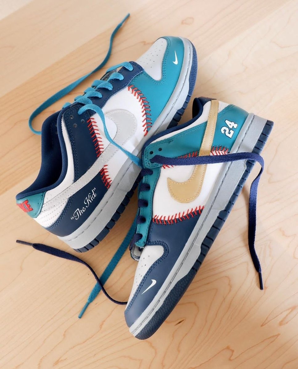 SneakerVisionz's tweet photo. Ken Griffey Jr. x Nike Dunk Low 'The Kid' Customs 🌊 https://t.co/kiDUxln9fJ