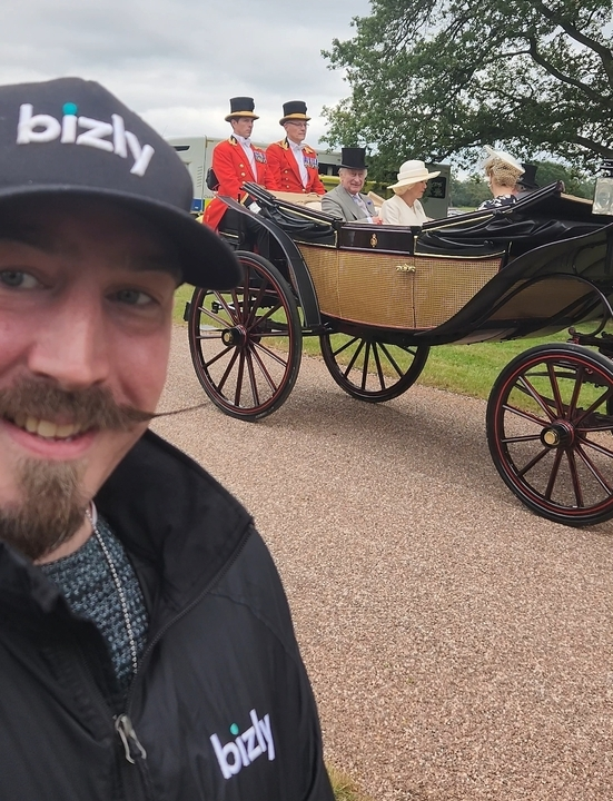 Meet one of our amazing Customer Experience Associates, Simon! Simon is based in the U.K. and is royally excited to represent Bizly in Windsor Great Park! Did we mention Bizly is available in Europe as well? Where will you have your next off-site? #meetingprofs