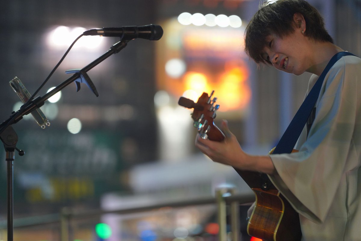 StreetLiveATS's tweet photo. 久しぶりに宙くんに遭遇。
#Japan #Tokyo #Shinjuku #東京
#新宿 #路上ライブ #路上
#SONY #α7Riv #東口
#ILCE7RM4 #zeiss #batis #135mm
#streetlive
#TEN @ten__0506 https://t.co/2lWbHdyqOp