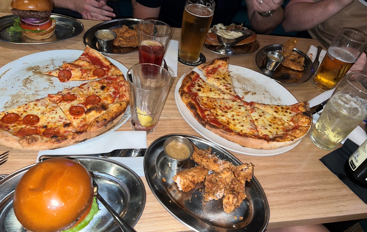 RapidWireless's tweet photo. On Friday we had our team bonding night at PINS Social Club! A fun night full of food, drinks, bowling and a bit of American pool! 🍕🎳🎱🍺

👉🏼Swipe to see the scores 🤩

#pinssocialclub #teambonding #bowling #socialising https://t.co/4KfZhj6KHz