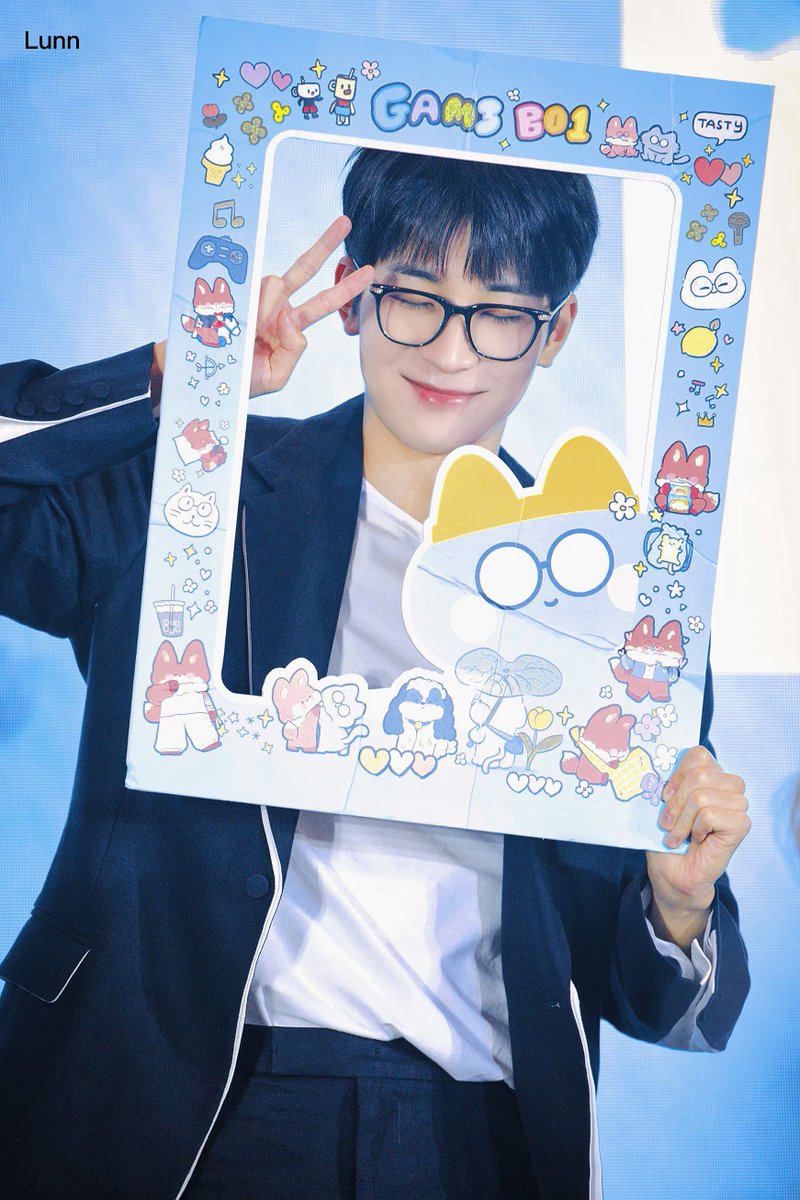 wwlake's tweet photo. 후웅 어떡해 원우 너무너무너무 예뽀 쓰다듬을래 🥹 https://t.co/dHNBnC7NV0