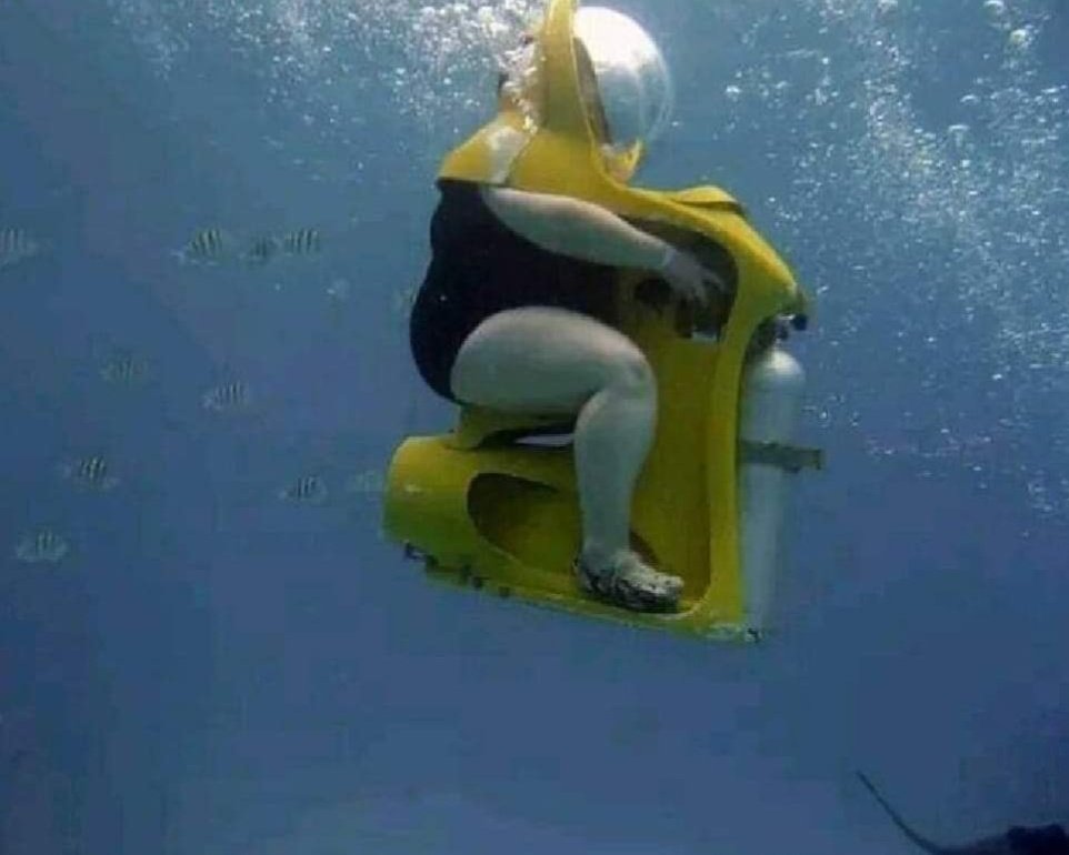 Kuch nae vro submarine waly ameero ka wallet dhoondhny ja ra hon