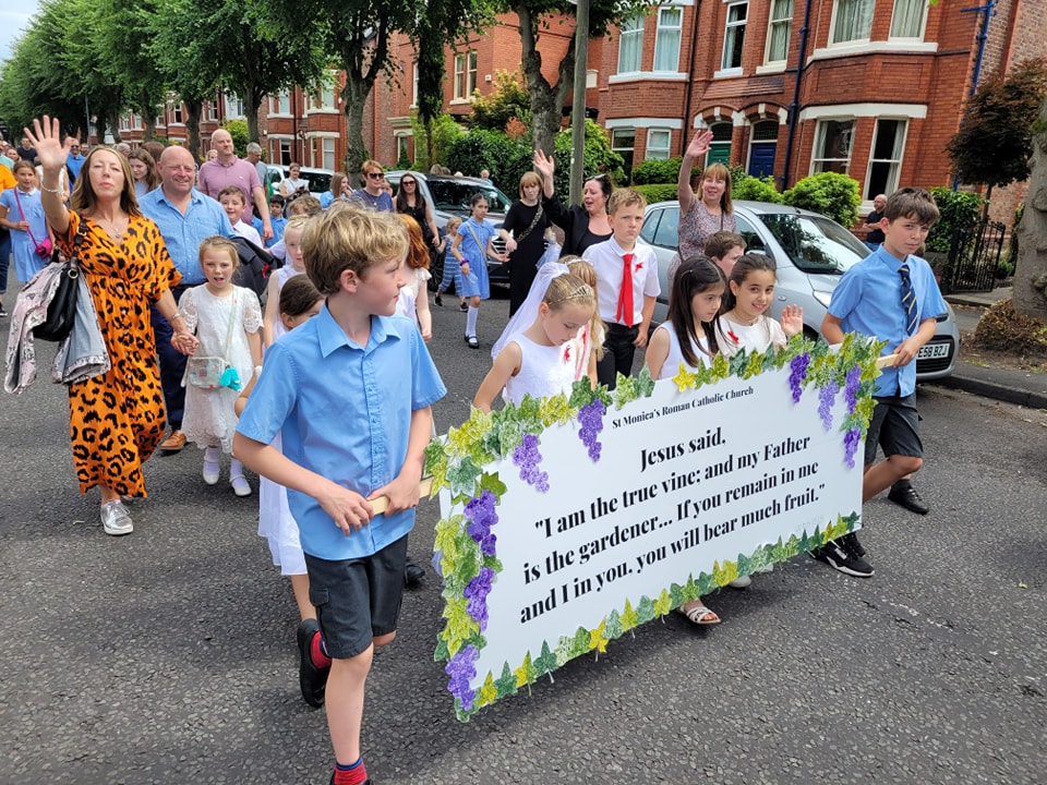 Stockton Heath Walking Day was a huge success! The sun shone down on us as our children &amp; families represented parish and school of St Monica's. Thank you #hillcliffechurch for being this year's organisers,  and to the Bridgewater churches and bands in the walk of witness!