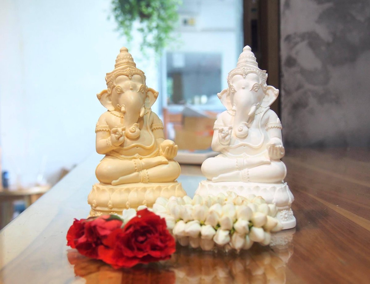 Siriyalin's tweet photo. ได้องค์พ่อเพิ่มมา 1 องค์ สีงาช้าง สวยมากกก

     หากใครศรัทธาและอยากบูชา ขอให้บุญสัมพันธ์เลือกคุณ  ✨🙏🏻

แจกฟรี‼️ องค์พ่อ 1องค์ รุ่นมหาเศรษฐี 💰

    ผ่านพิธีบูชาเรียบร้อย พร้อมบูชาและรับพรที่องค์พ่อประทานพรให้สมหวังดังปรารถนา ปัดเป่าอุปสรรคด้านการงาน การเงิน หรือความรัก ✨💰✨

กติกา : แจกให้คนที่รีทวิตนี้และฟอลไดโนเสาร์

ประกาศผลวันที่ 16 กรกฏาคม 66 23:00น.

🕉️ โอม ศรี คเณศายะ นะมะฮา 🕉️