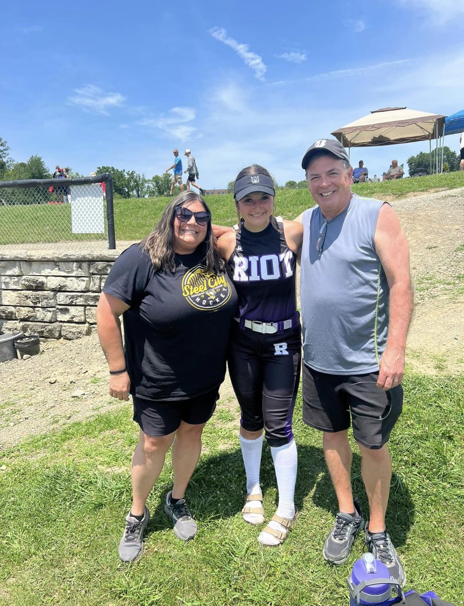 Tayloryoung_43's tweet photo. Always great to have my high school coaches support me during my travel season too!! @Coach24LRC @ScKurtz @BeaverArea https://t.co/qSKvpO7834
