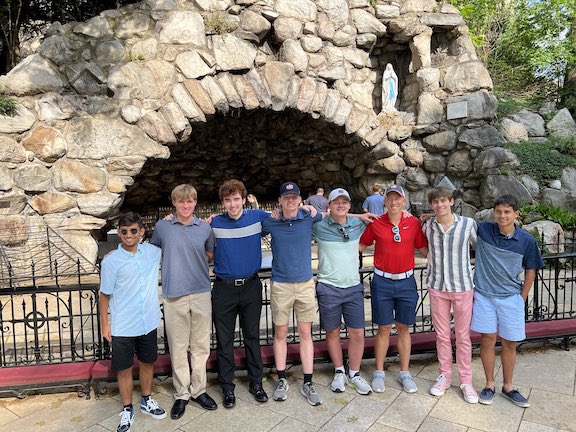 marmionacademy's tweet photo. During the weekend of July 7-9, the Marmion Music Officers held their annual retreat in South Bend, IN.
The Officers meet with Mr. Birch and Mr. Rosas to plan the events for the upcoming school year! #marmionadvantage https://t.co/m4Y3D8FVd3