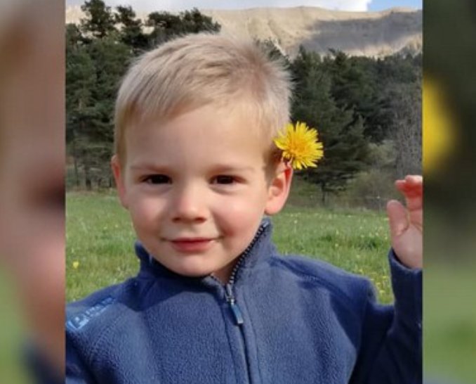 IngridRadioRoma's tweet photo. 🔴 Disparition du petit Emile: une société varoise donne congés à ses salariés pour qu'ils puissent participer aux battues

Ils sont 25 varois d'une même entreprise à avoir pris part aux recherches pour retrouver le petit Emile, disparu depuis samedi soir.

https://t.co/VRNOx8m1R9