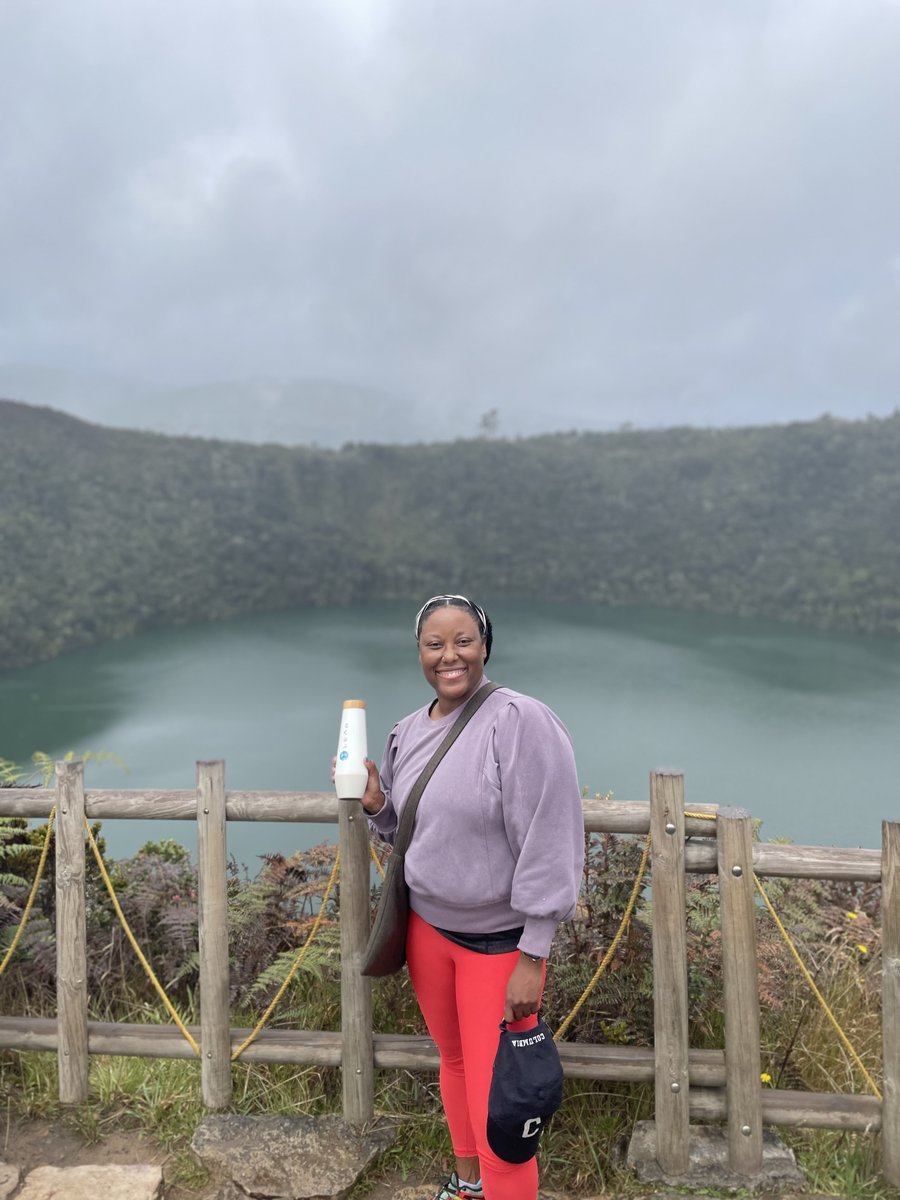 LeapStc's tweet photo. It's not every day that one finds oneself in the heights of the Colombia Andes, but @CourtneyCogburn, LEAP's Director of Knowledge Transfer + Chief Equity Officer, had the wonderful chance to #LEAPIntoSummer along the shores of Lake Guatavita!
#Refresh #Climate #SaveThisEarth https://t.co/wQTUDyz49O