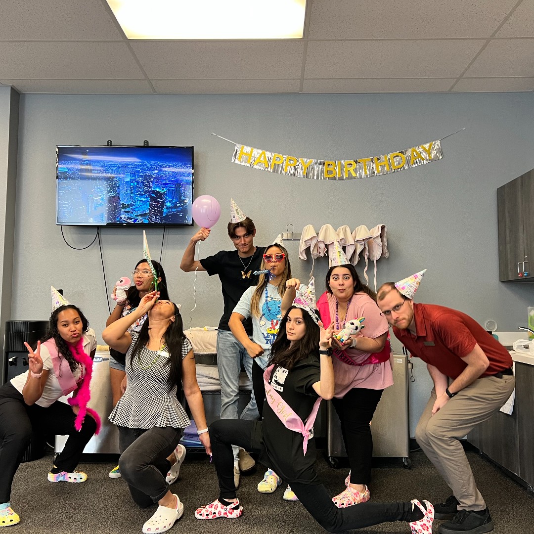 Optimal_PTLV's tweet photo. Happy Monday and Happy Birthday to all the July babies out there! 🎁

Thanks to our Windmill team for this #monday morning boost

#happybirthday to our team members

 Let's celebrate this special occasion 🎂 https://t.co/CB4FHuUH6C