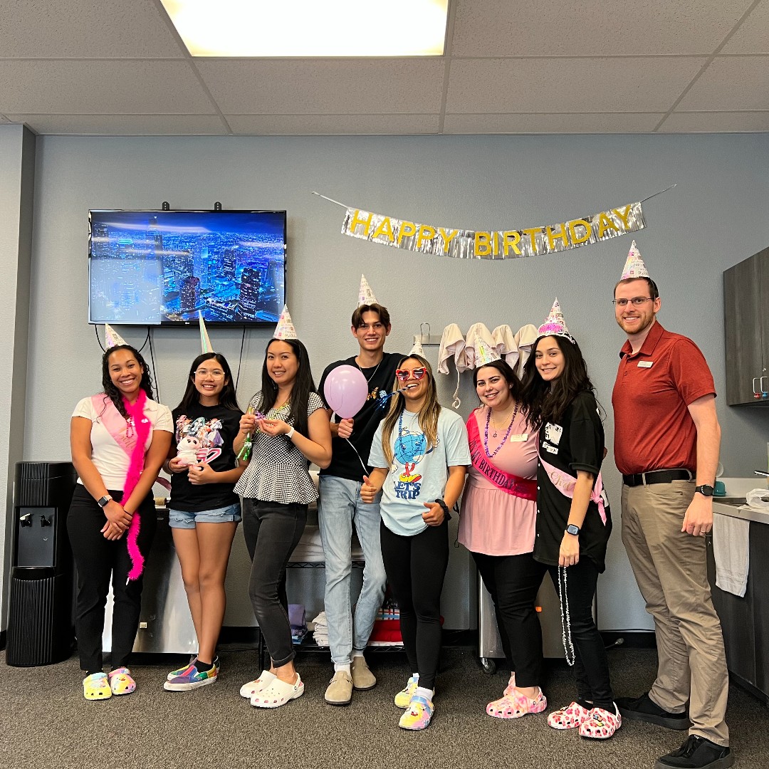 Optimal_PTLV's tweet photo. Happy Monday and Happy Birthday to all the July babies out there! 🎁

Thanks to our Windmill team for this #monday morning boost

#happybirthday to our team members

 Let's celebrate this special occasion 🎂 https://t.co/CB4FHuUH6C