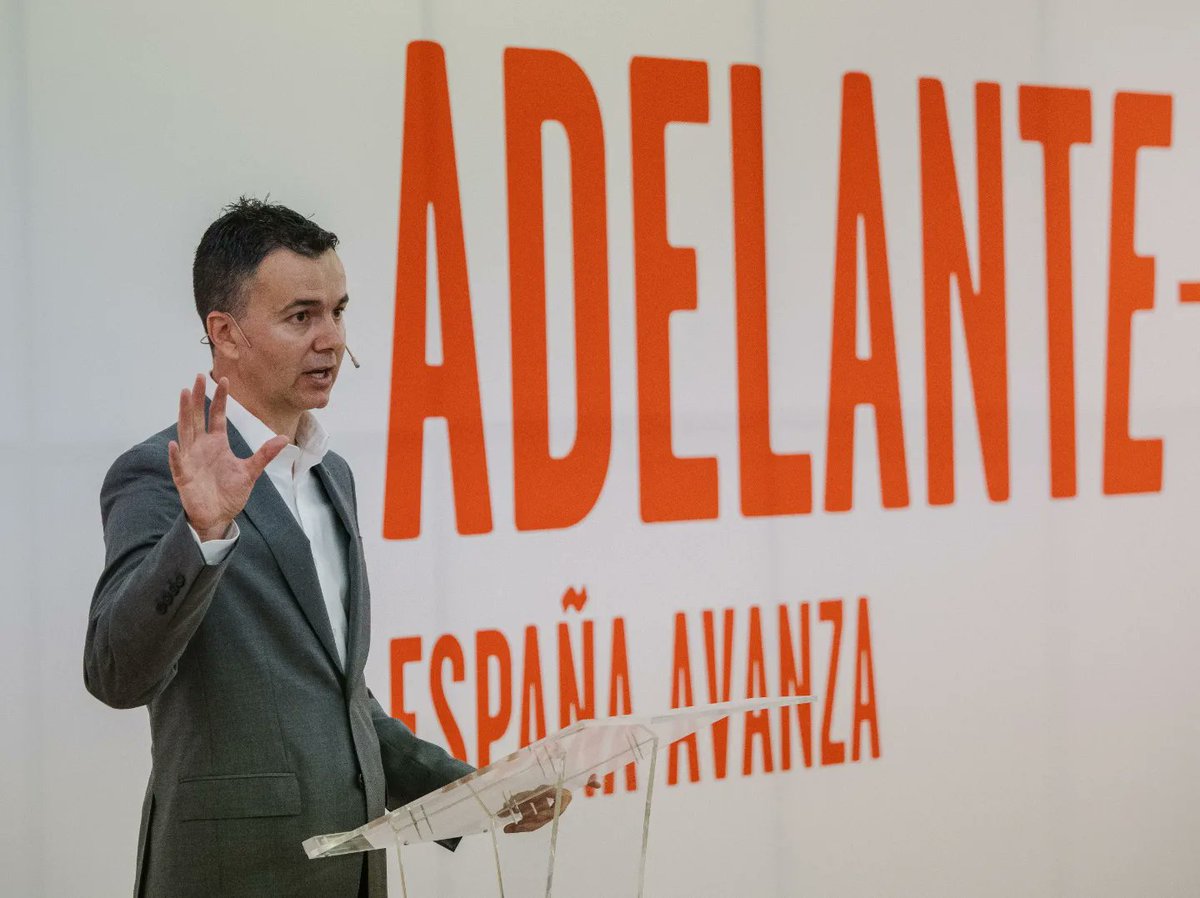 Gracias al tejido turístico de Tenerife por acudir al encuentro. Destaco los avances logrados y los desafíos que enfrentamos. 

La colaboración público-privada avala un turismo sostenible y un empleo de calidad. Me comprometo a que Canarias siga teniendo voz en toda España.