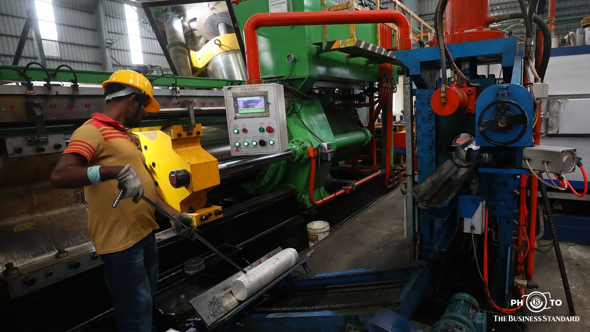 tbsnewsbd's tweet image. Shaping aluminium to perfection
Photo: Mohammad Minhaj Uddin/TBS
#phpfactory #Aluminiumfactory #shapingaluminium #sitakunda #Chattogram #photostory #TBSphoto #Bangladesh #TBSNews