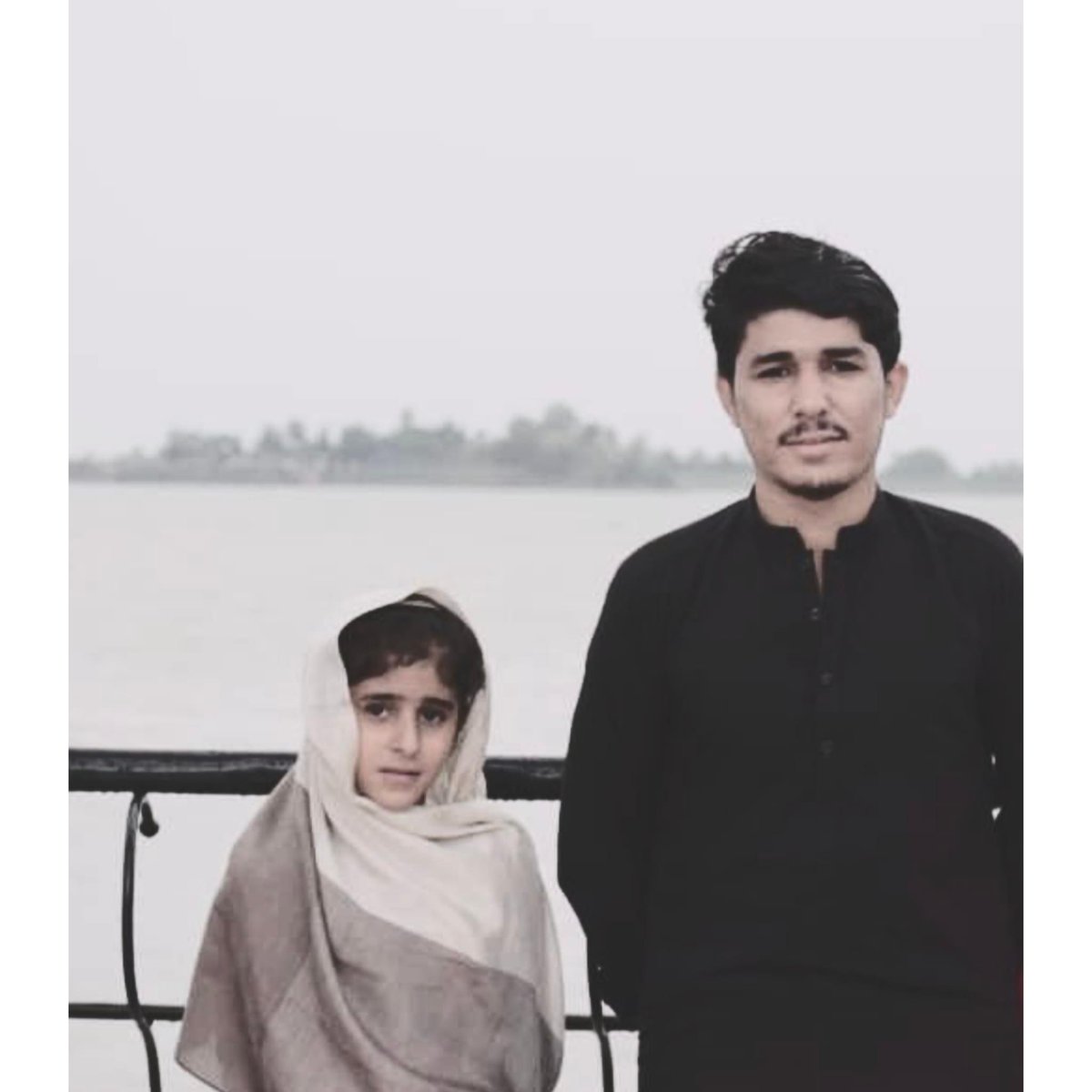 Nadirbalouch9's tweet photo. سنڌ نه ڏٺا سک 
اڀري سج لھي ويا

#JusticeforSawandfamily
#JusticeforinnocentBushra
#SayNoToFeudalSystem
#Justiceforinnocentlives
#CMSindhTakeNotice
#ArrestAbidSundrani
#StopTribalConflicts https://t.co/NmpojR6trQ
