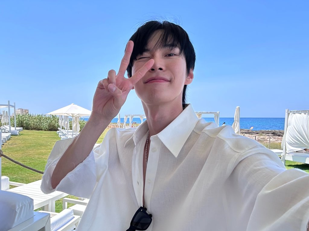 또잉 tweet media